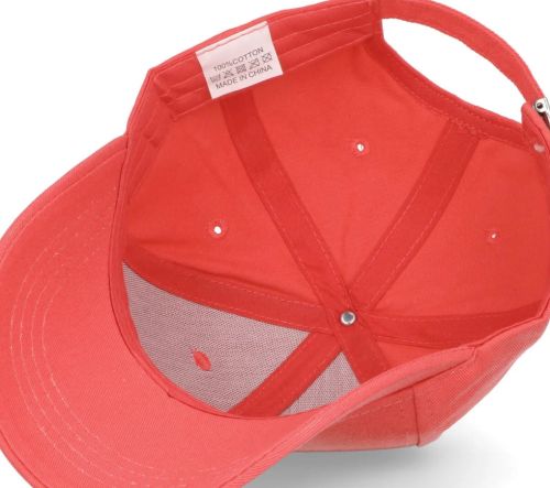 Dziecięca czapka z daszkiem