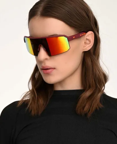 okulary-przeciwsloneczne-gog-nanna-e521-2-model-burgundy.jpg