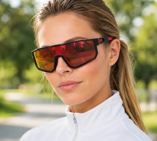 okulary-sportowe-fotochromowe-polarzone-fp374-8-modelka-plener.jpg